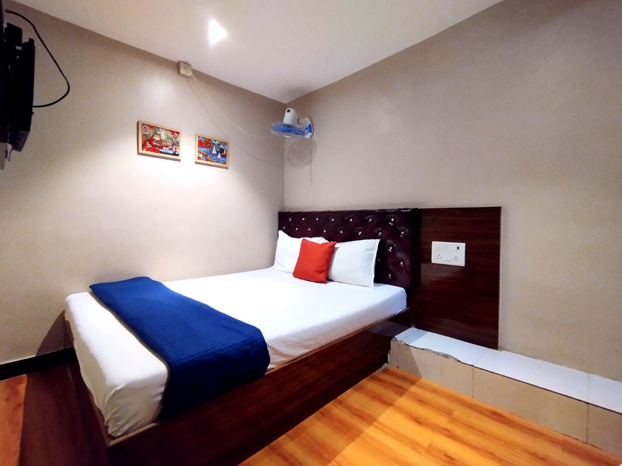 Hotel Aspen in Mumbai