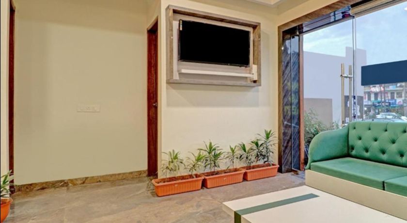 Hotel Delmont in Zirakpur