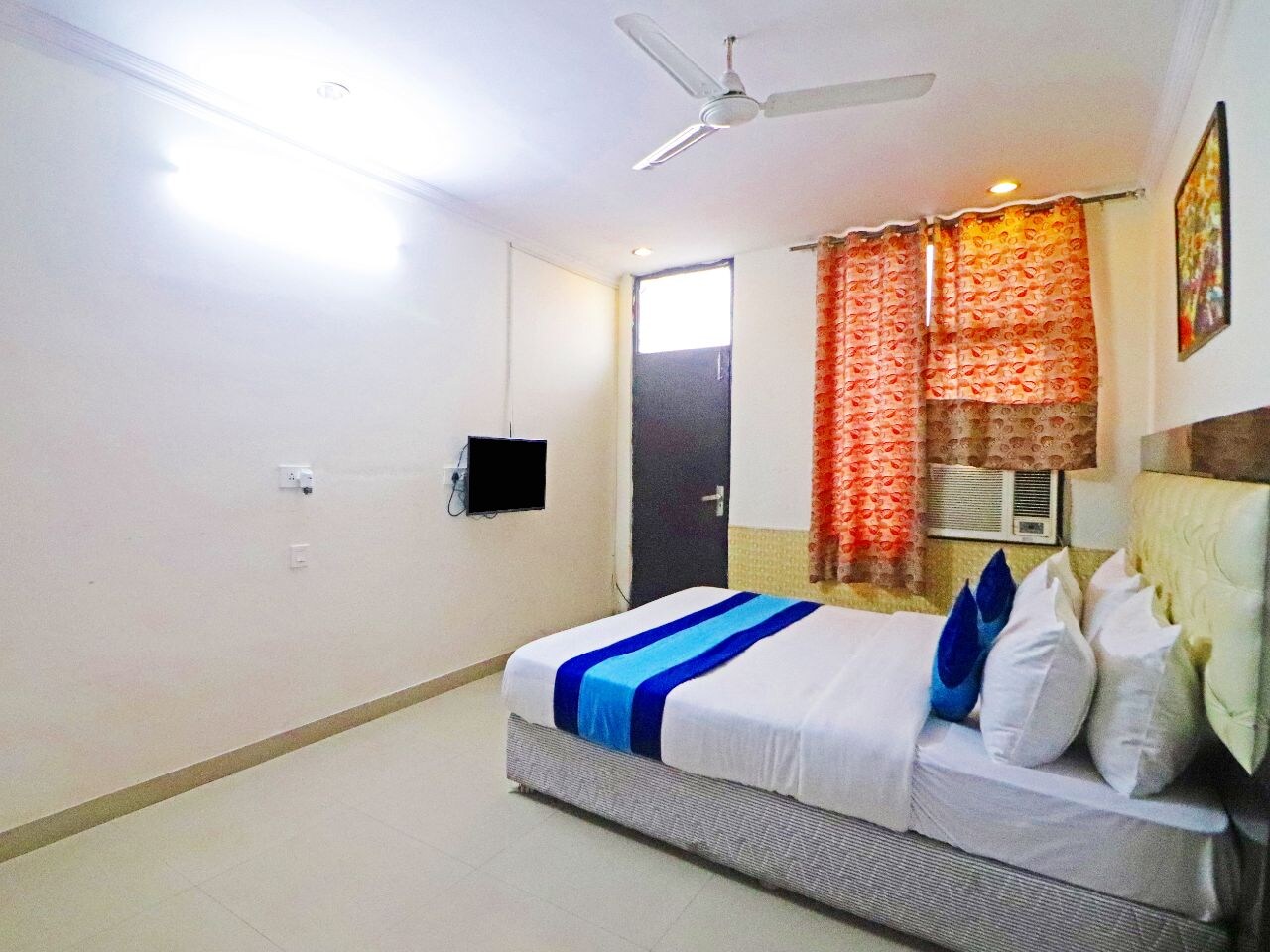 Hotel Trio Residency in Noida