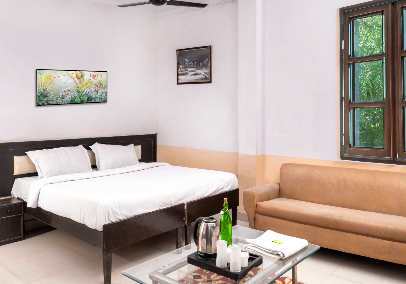 Sunrise B and B in Noida