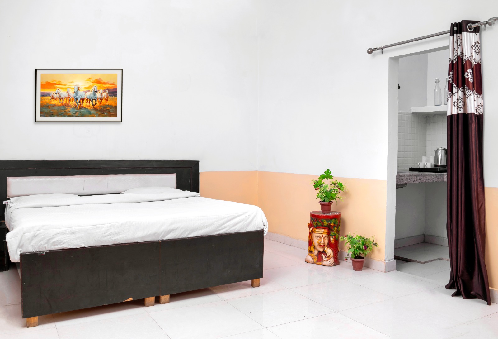Sunrise B and B in Noida