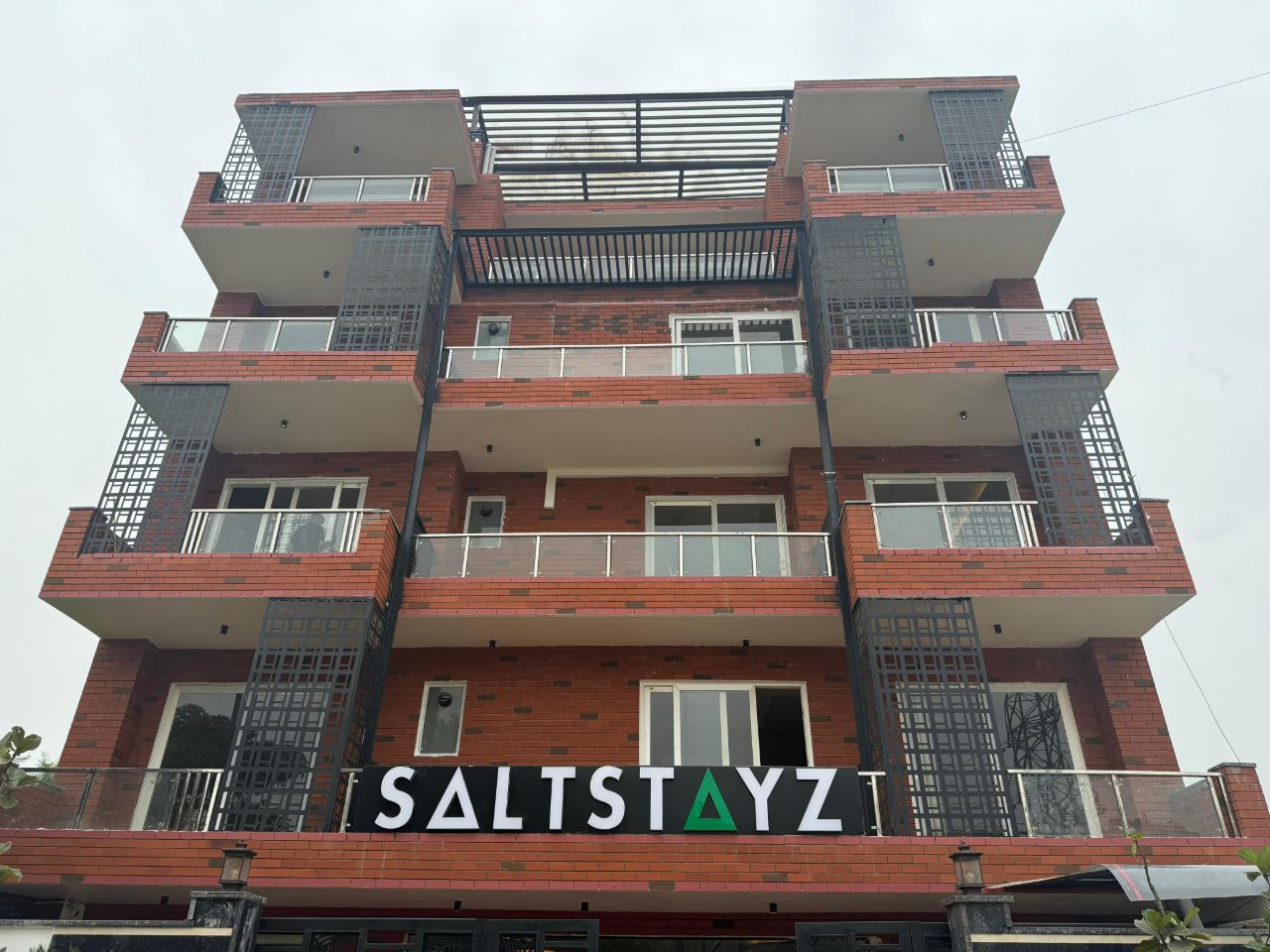 Saltstayz Premier - Sector 50 and Golf Course Ext Road in Gurgaon