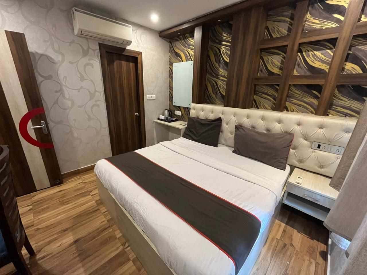 Hotel Orenda in Lucknow