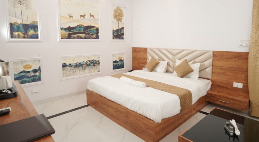 Hotel V Star in Lucknow