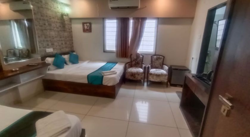 MadStays Signature Planet in Indore