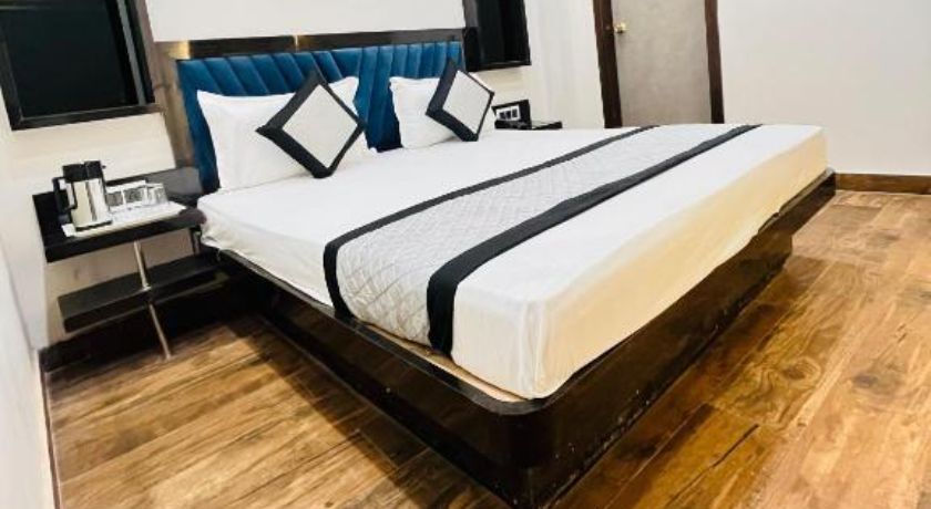 Hotel Red Stone Inn in Delhi