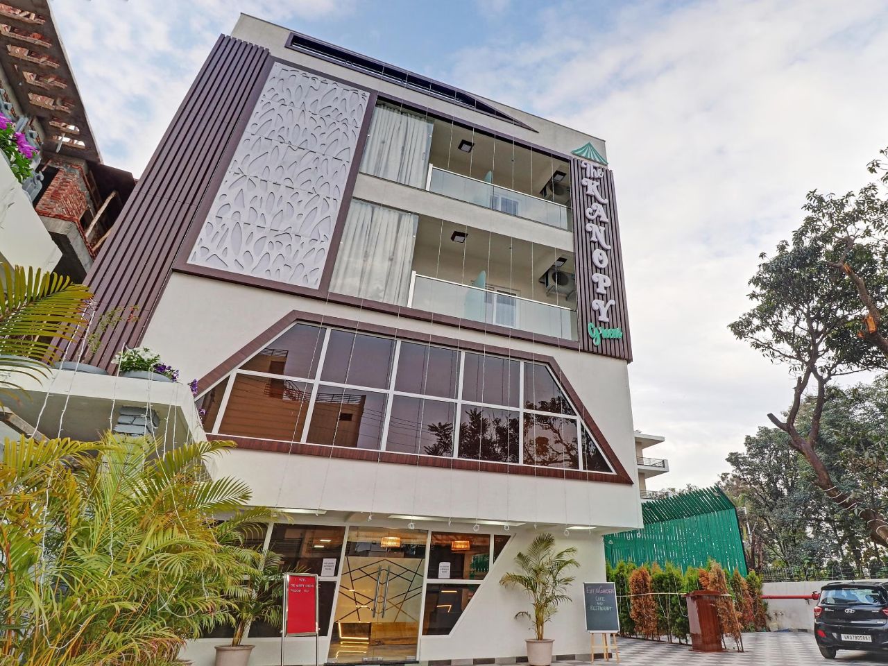 Treebo Kanopy Greens in Dehradun