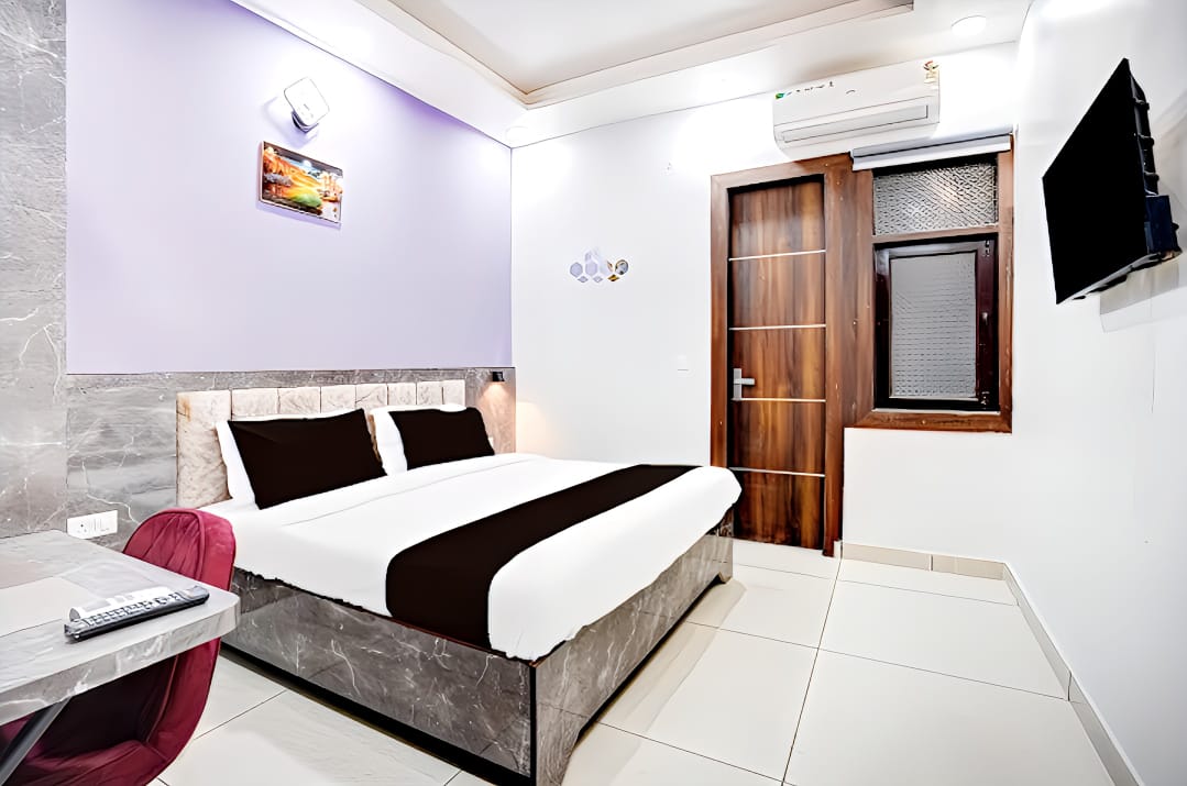 Hotel Moonlit in Noida