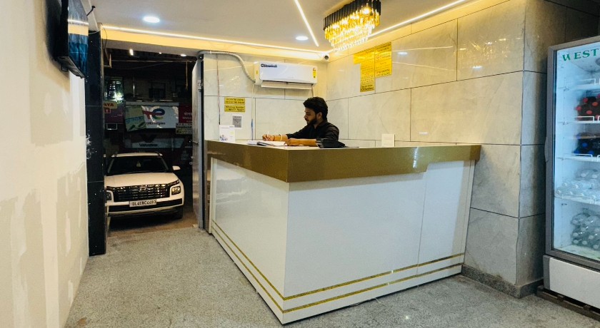  Hotel 7 Star  in Delhi