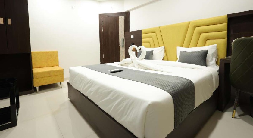 Hotel Meritel Grande in Indore