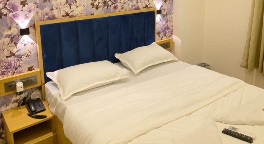 Iris Inn in Thane