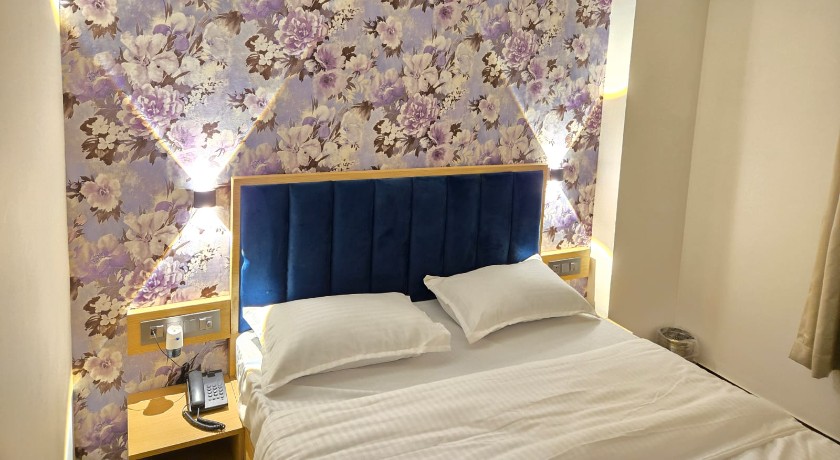Iris Inn in Thane