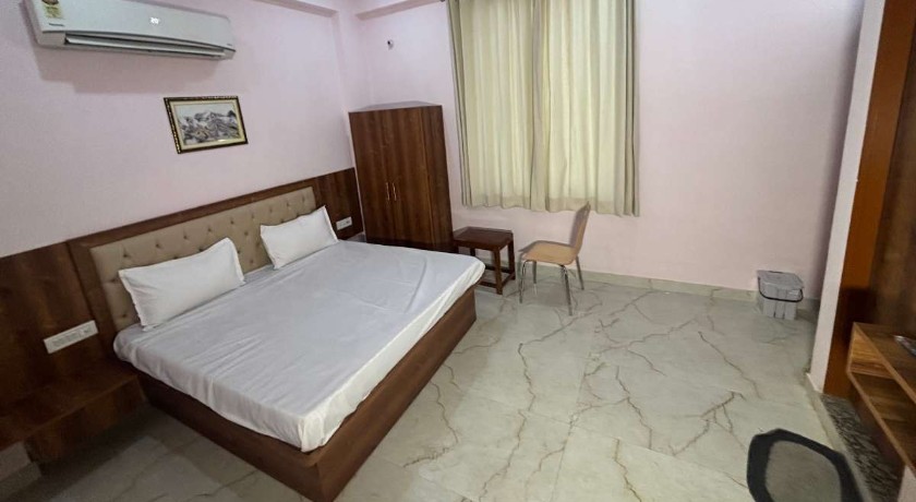 Hotel Regal Crown in Jaipur