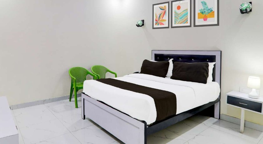 Comfort Stay (Near CCS Airport) in Lucknow