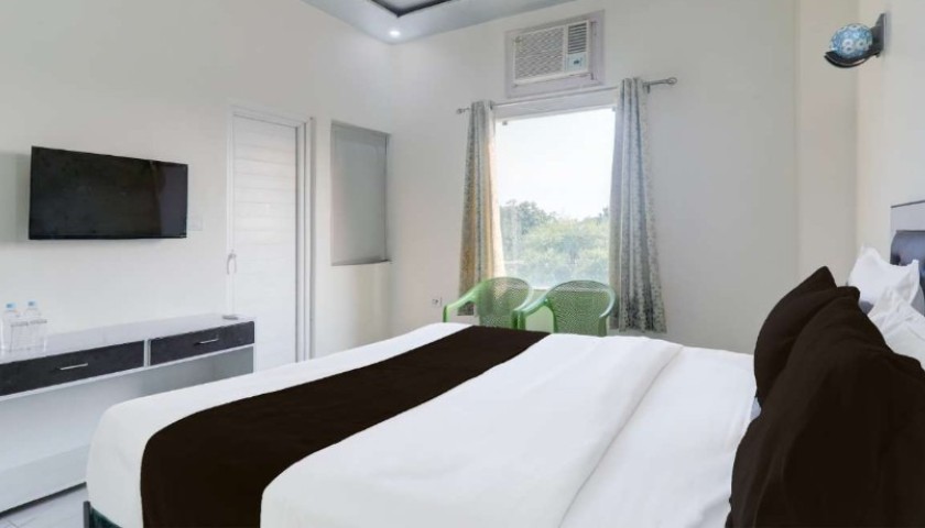 Comfort Stay (Near CCS Airport) in Lucknow
