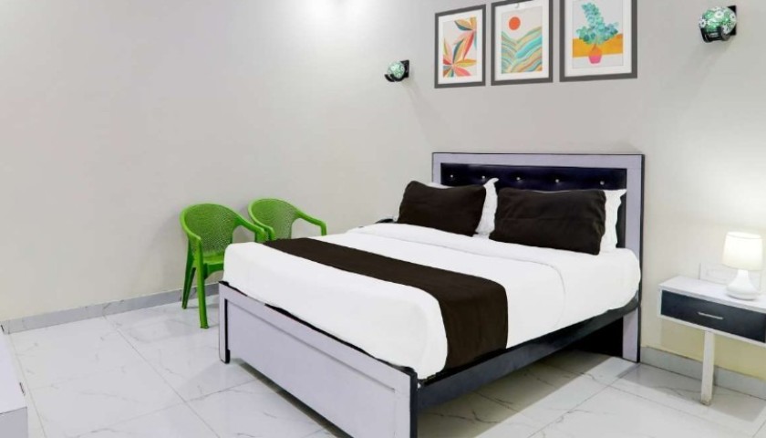 Comfort Stay (Near CCS Airport) in Lucknow