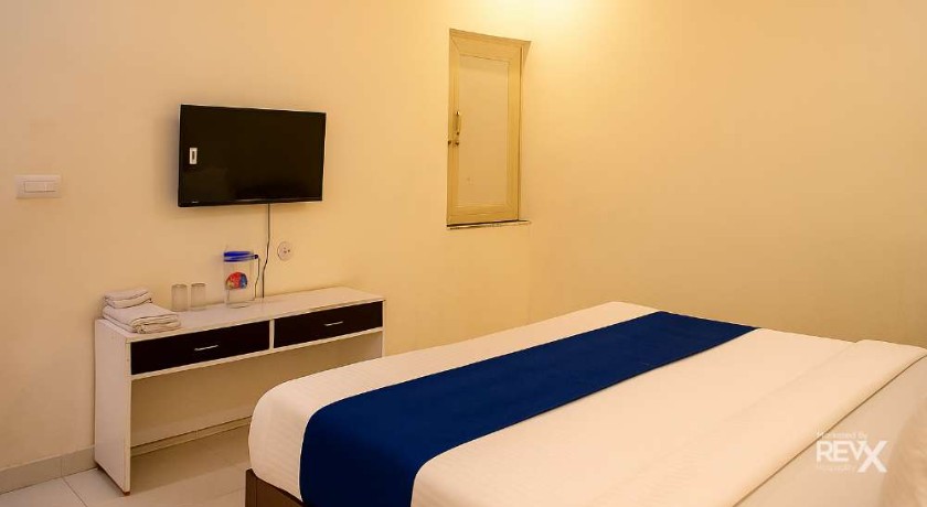 Comfort Stay (Near CCS Airport) in Lucknow