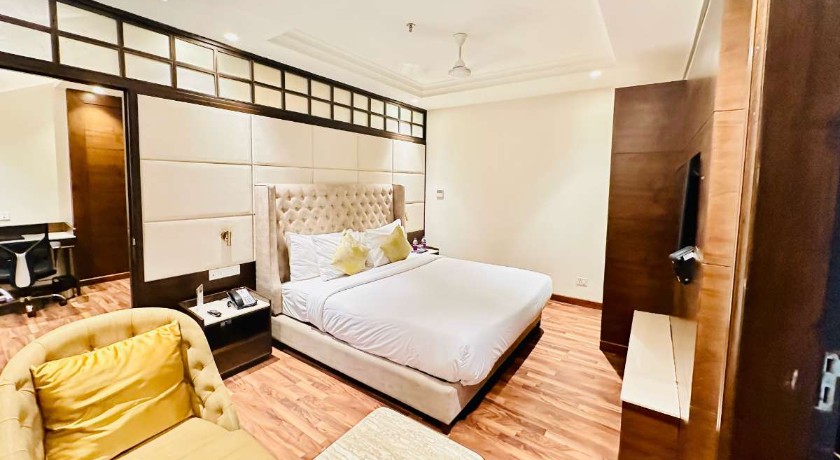 Maryland Group Hotel in Zirakpur