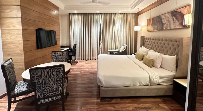 Maryland Group Hotel in Zirakpur
