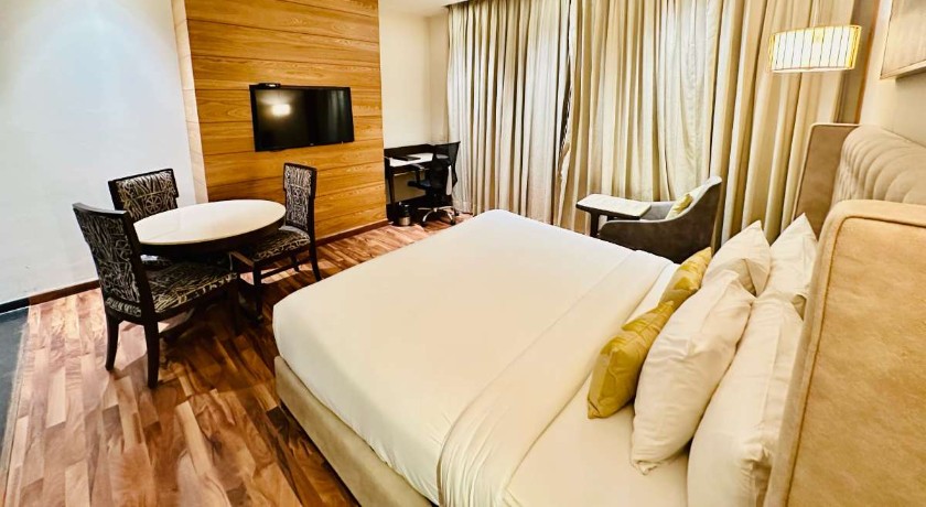 Maryland Group Hotel in Zirakpur