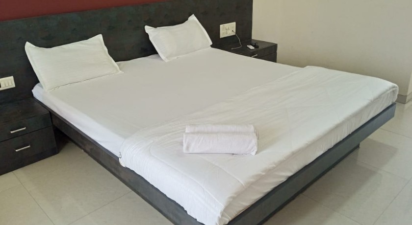 Hotel Raj Cottage in Karjat Raigarh