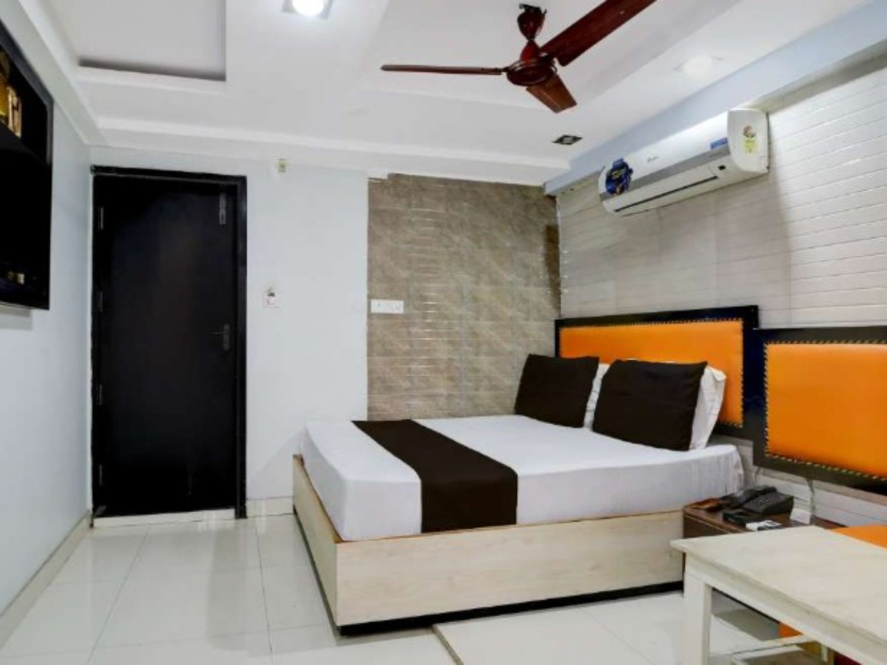 Hotel Bhopal Station Inn in Bhopal