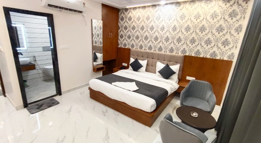 Hotel Royal Suites in Lucknow