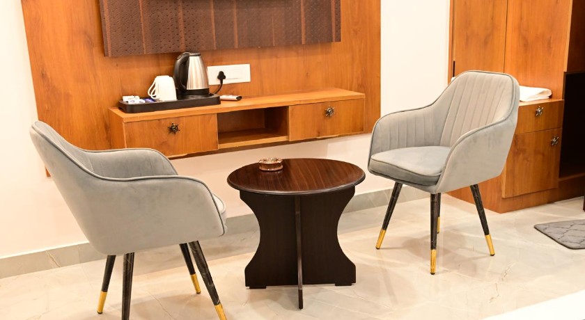 Hotel Royal Suites in Lucknow