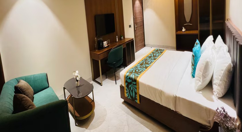 Saltstayz Premier - Naraina, Central Delhi in Delhi