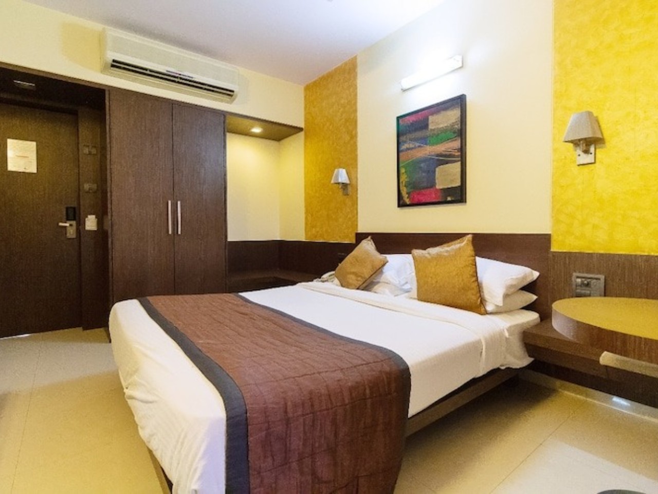 Hotel Silver Inn in Mumbai