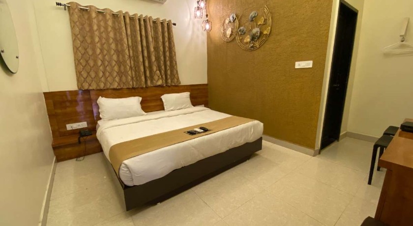 Hotel Golden Bliss in Bhopal