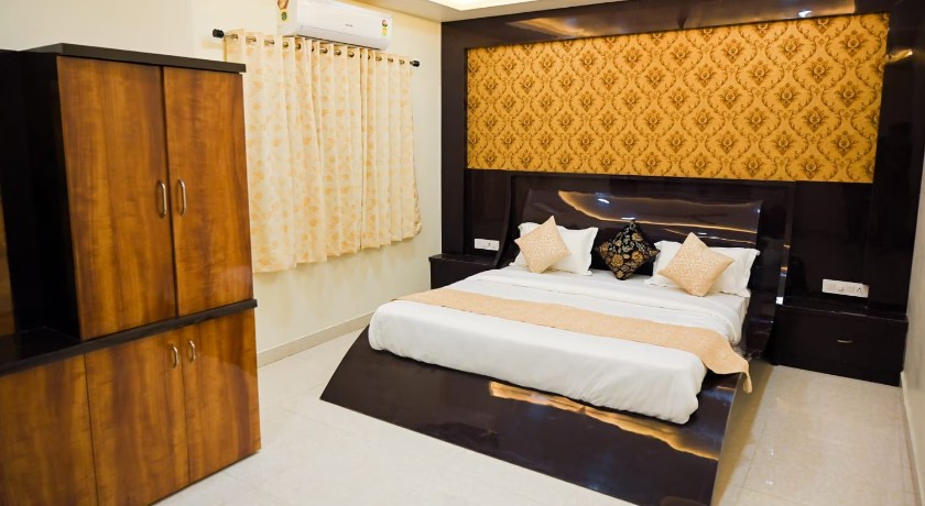 Hotel Golden Bliss in Bhopal