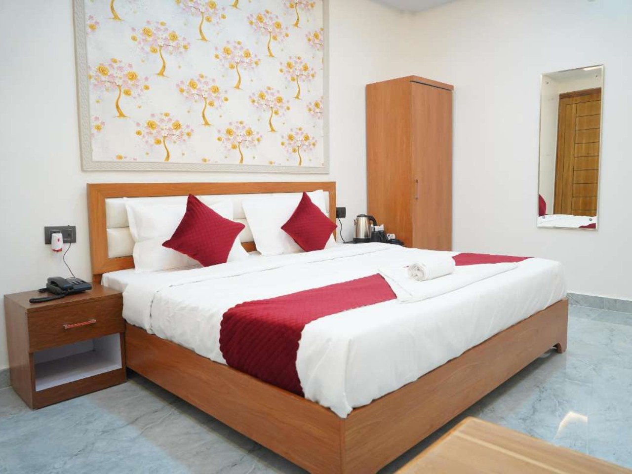 Hotel Blossom Inn in Lucknow