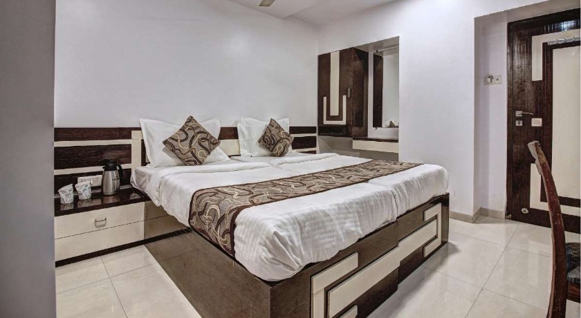 Hotel City View in Navi Mumbai