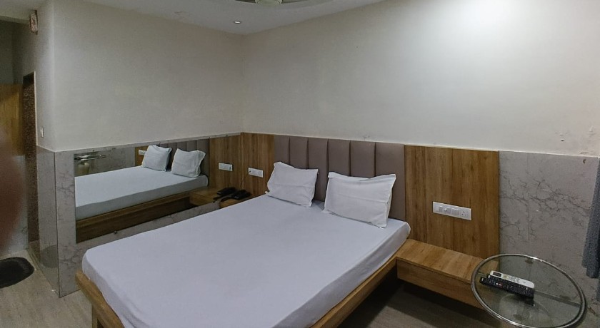 Hotel Cafe Vihar in Mumbai