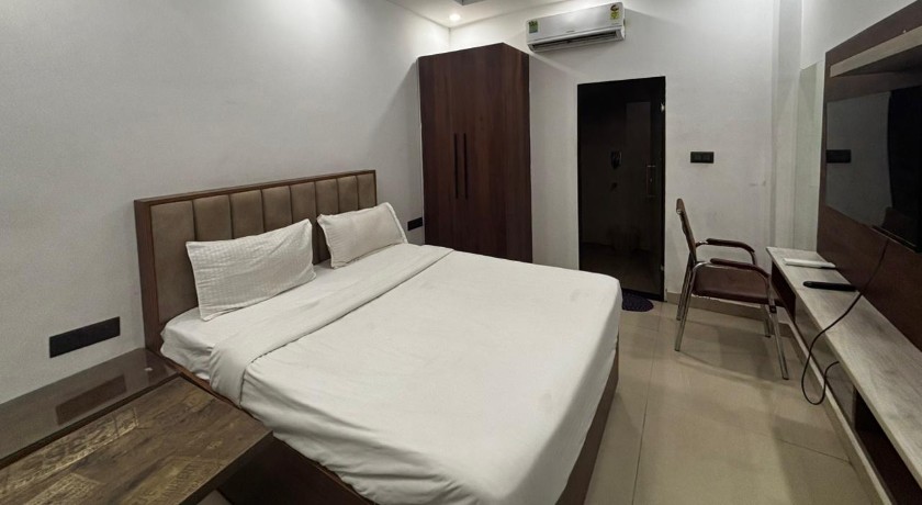 Hotel Aura Grand in Noida